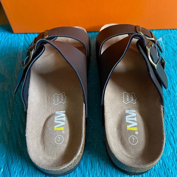 Sandals - Picture 3 of 8